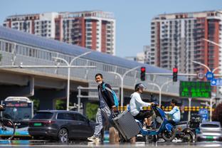 东契奇谈被太阳球迷嘘：很有意思 我投中他们球馆就安静下来了